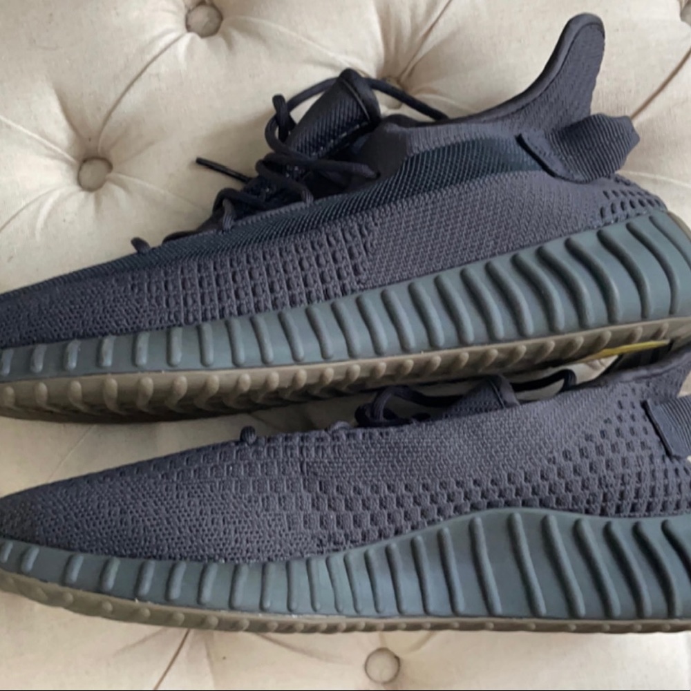 yeezy boost 350 v2 Cinder